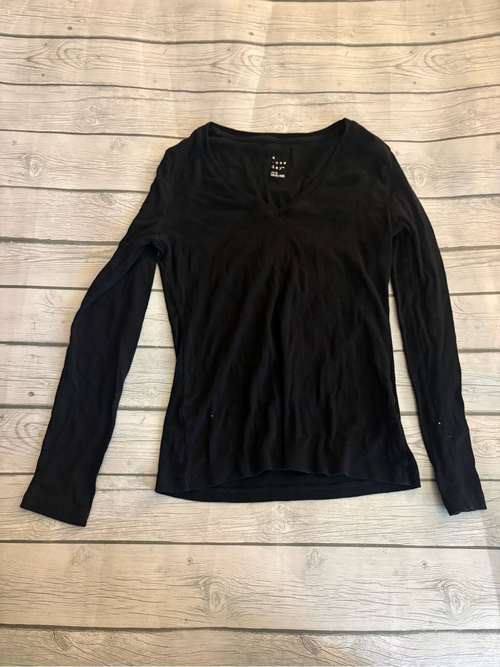 Women's Black V-Neck Long Sleeve Top